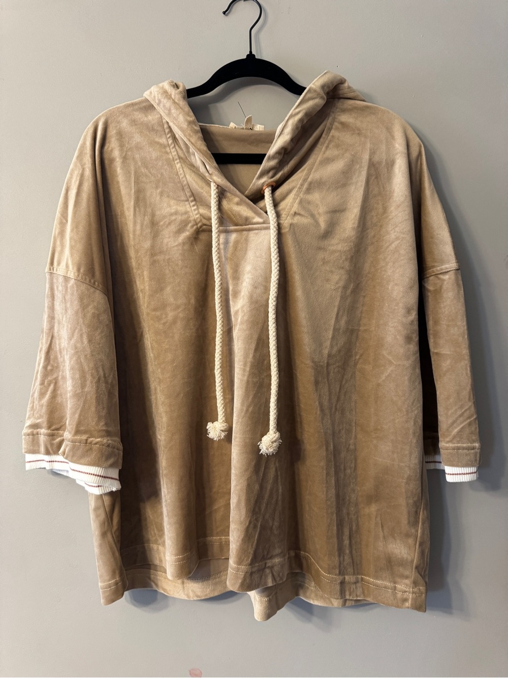Mystree | velour short sleeve hooded top | L
